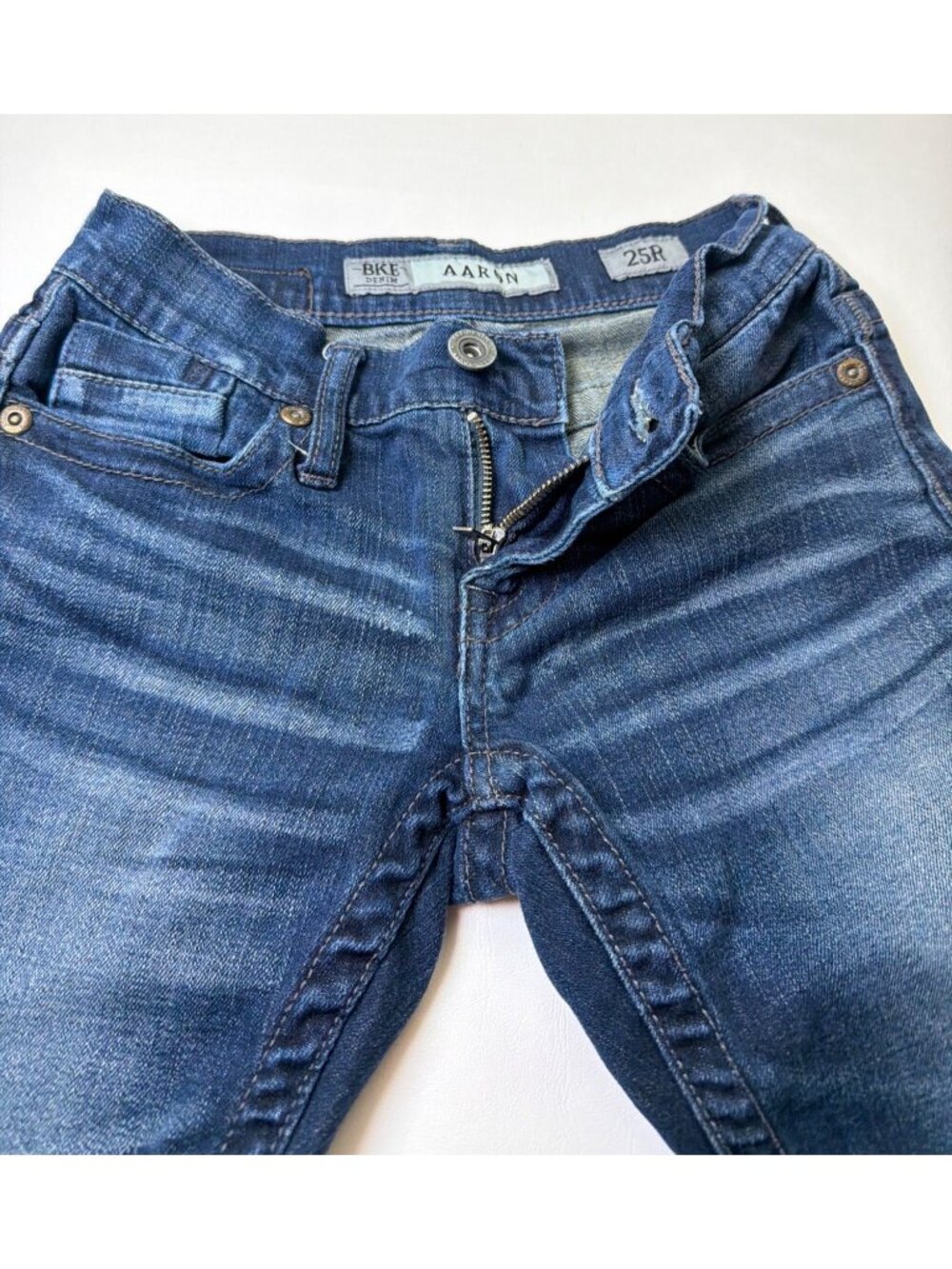 BKE AARON Jeans Men’s Size 25R Straight Slim Leg Dark Wash Stretch Whiskering - Picture 7 of 11